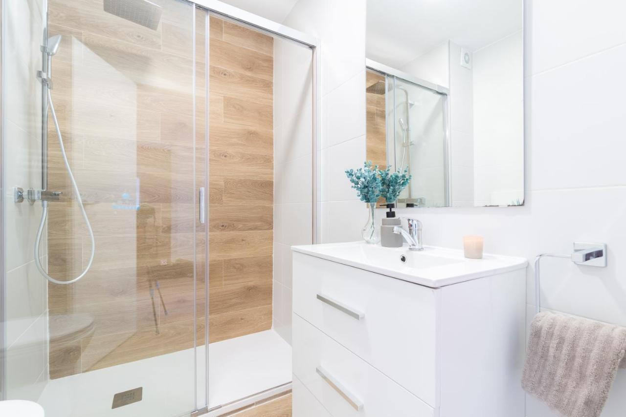 Apartamento Con Piscina Y Gran Terraza Con Vistas - Muy Cerca De La Playa, El Centro Y La Estacion Διαμέρισμα Vilassar De Mar Εξωτερικό φωτογραφία