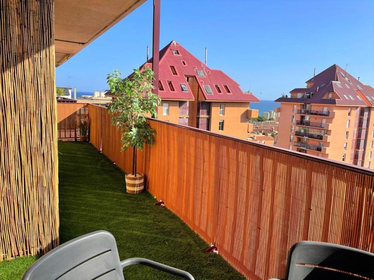 Apartamento Con Piscina Y Gran Terraza Con Vistas - Muy Cerca De La Playa, El Centro Y La Estacion Διαμέρισμα Vilassar De Mar Εξωτερικό φωτογραφία