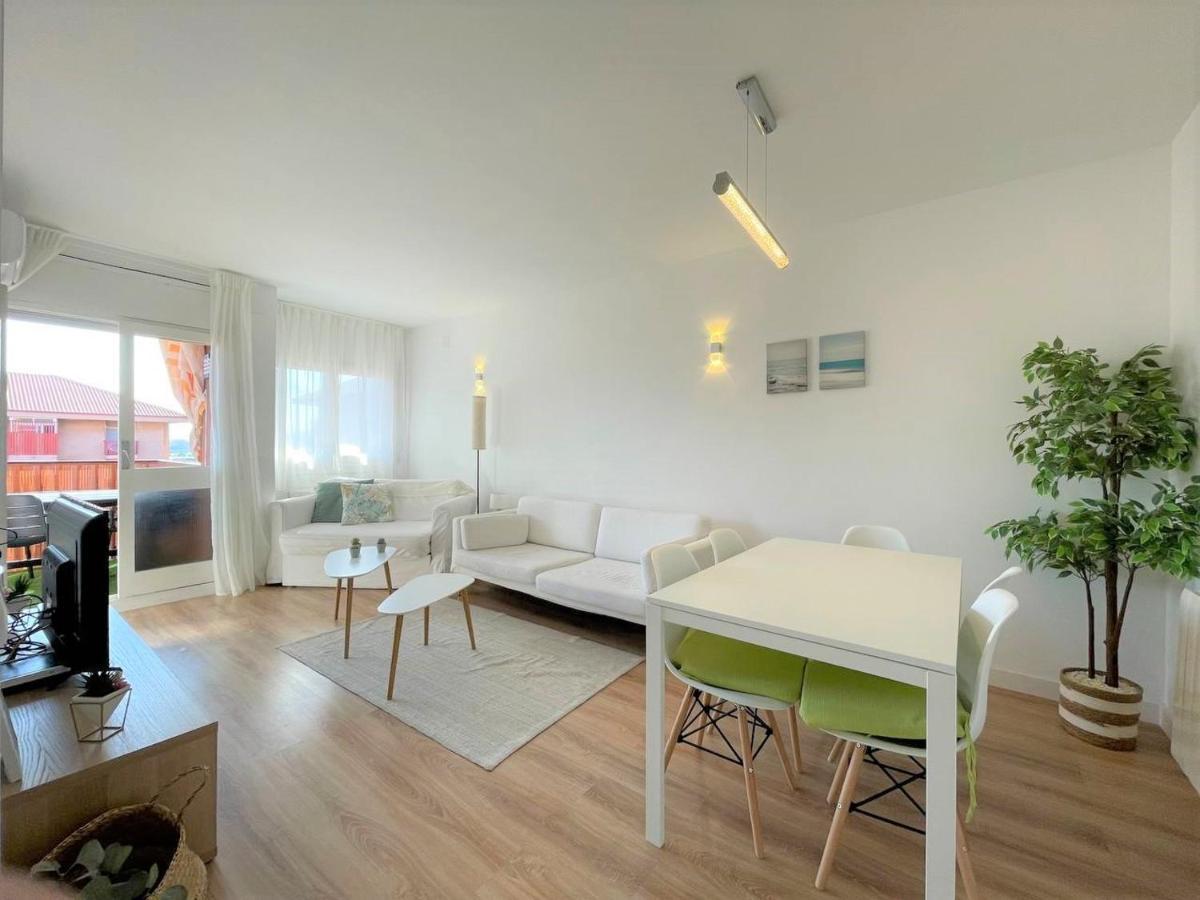 Apartamento Con Piscina Y Gran Terraza Con Vistas - Muy Cerca De La Playa, El Centro Y La Estacion Διαμέρισμα Vilassar De Mar Εξωτερικό φωτογραφία