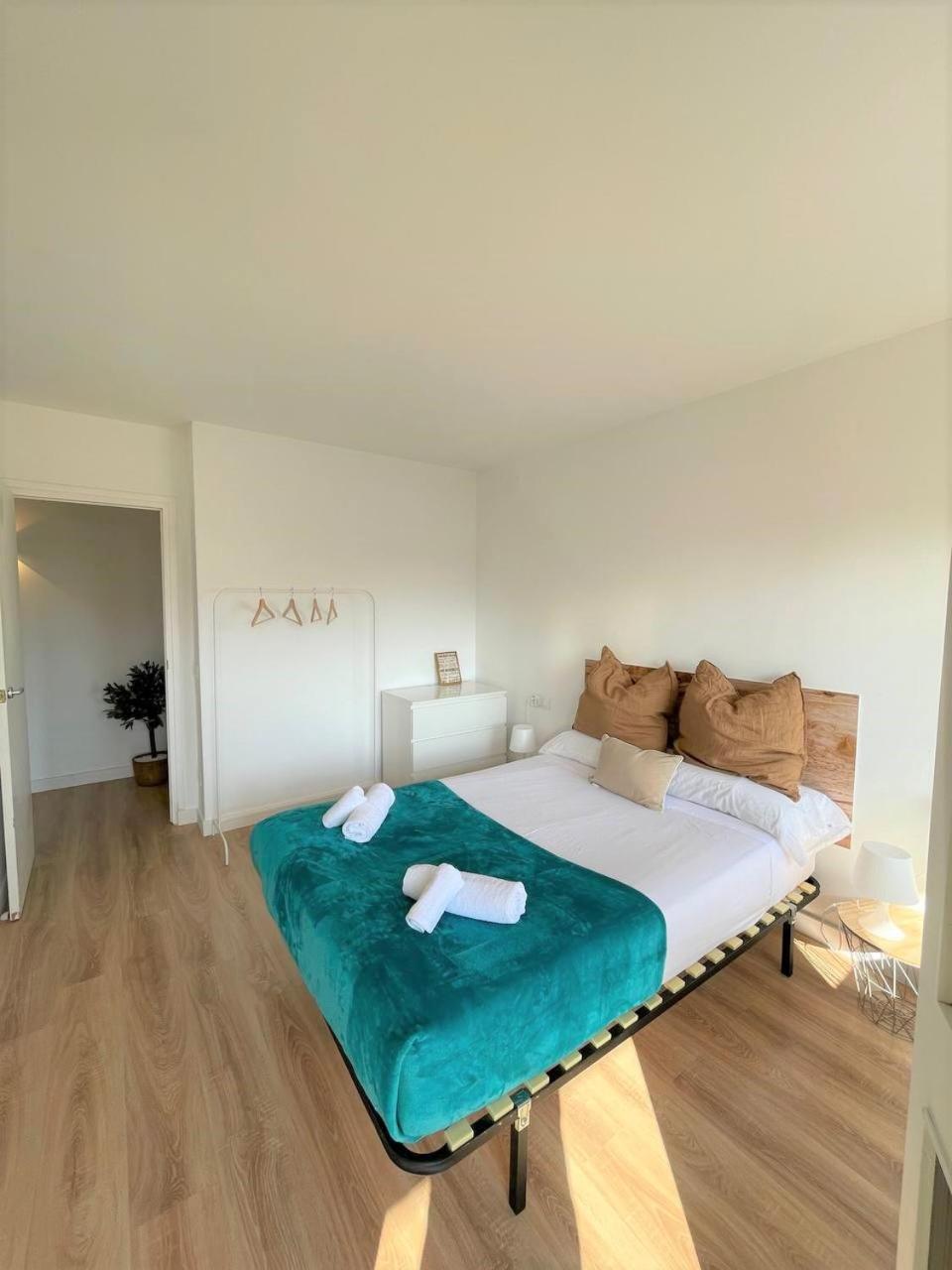 Apartamento Con Piscina Y Gran Terraza Con Vistas - Muy Cerca De La Playa, El Centro Y La Estacion Διαμέρισμα Vilassar De Mar Εξωτερικό φωτογραφία